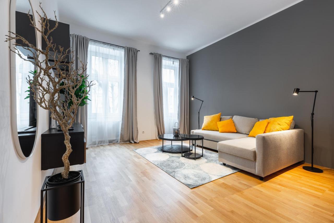 Trendy Apt With - Smart Tv, Coffee Machine In Meidling 비엔나 외부 사진